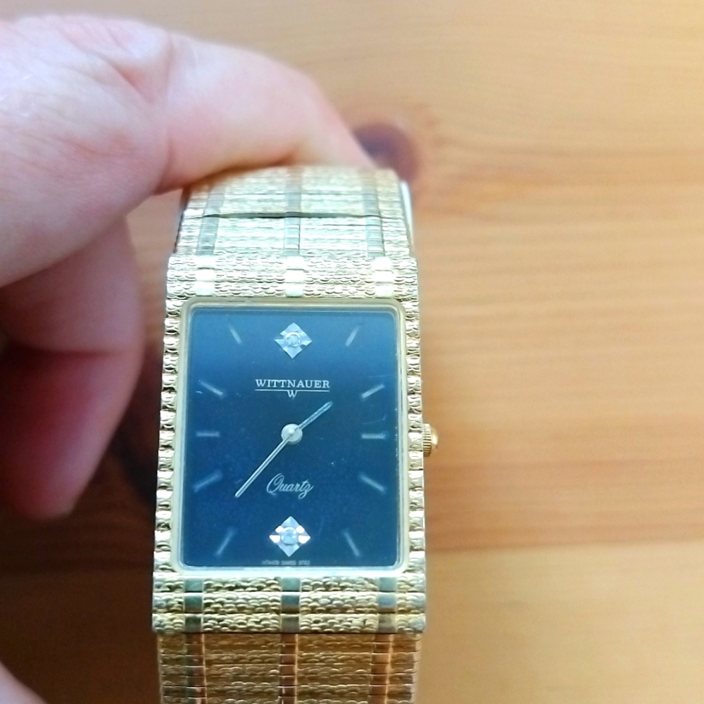 Vtg Wittnauer Quartz Gold & Black face w/ diamonds @ 12&6. HT4478 Swiss 9782